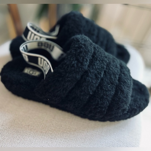 Ugg Slide fluff  women’s size 11 in black color - Picture 1 of 5